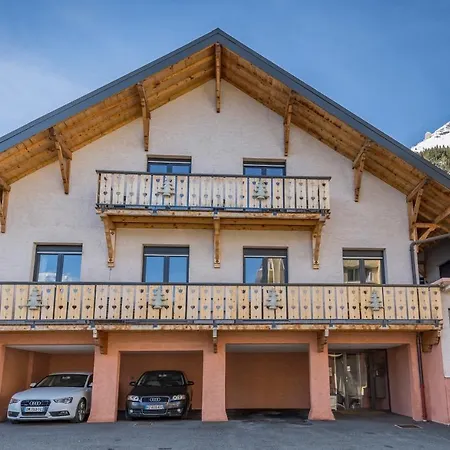 Les Edelweiss Mont-blanc - Classe 3 Etoiles Chalet Passy (Haute-Savoie)